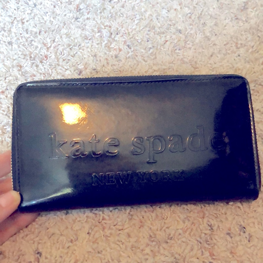 Kate Spade Black Patent Leather Wallet pink gold interior large zipper 7.5”x4”